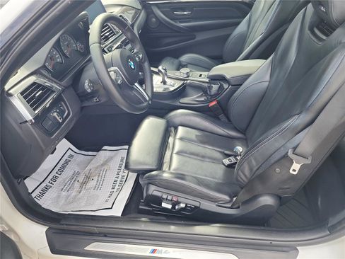 Used 2018 BMW M4 Convertible image 17