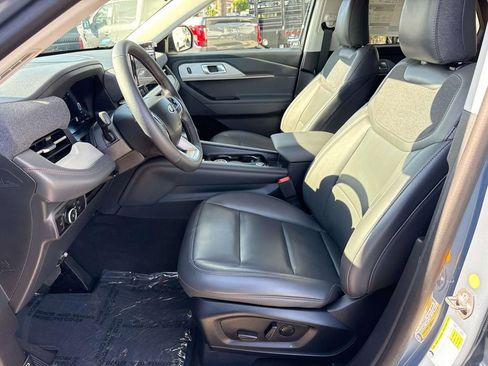 Used 2025 Ford Explorer Active w/ Active Comfort Package image 25