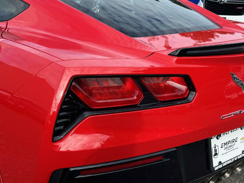 Used 2015 Chevrolet Corvette Stingray Coupe RWD image 13