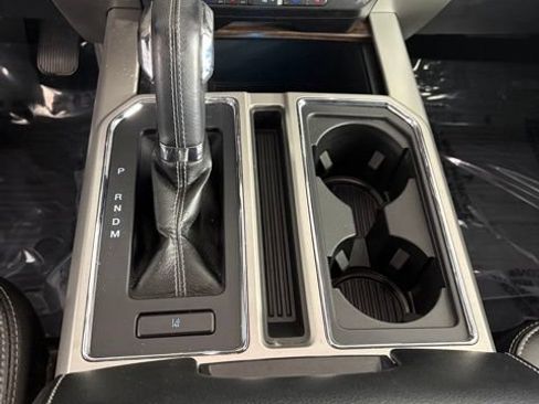 Used 2017 Ford F150 Lariat w/ Equipment Group 502A Luxury AWD/4WD image 21