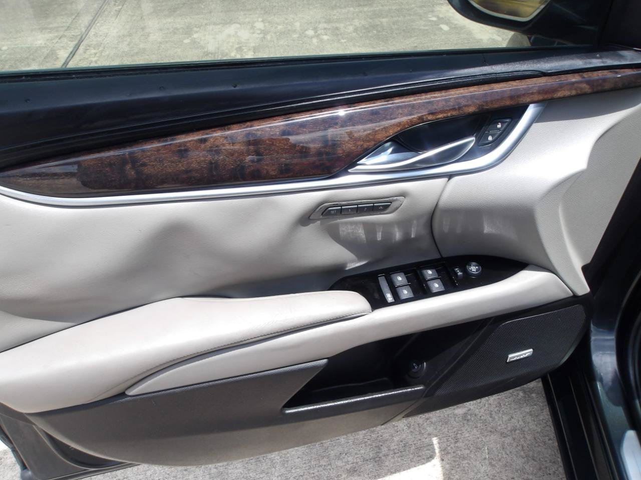 Used 2013 Cadillac XTS Luxury w/ Driver Awareness Package FWD image 18