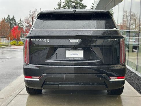 Used 2025 Cadillac Escalade IQ Luxury 1 image 4