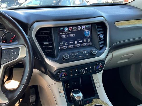 Used 2019 GMC Acadia Denali image 11