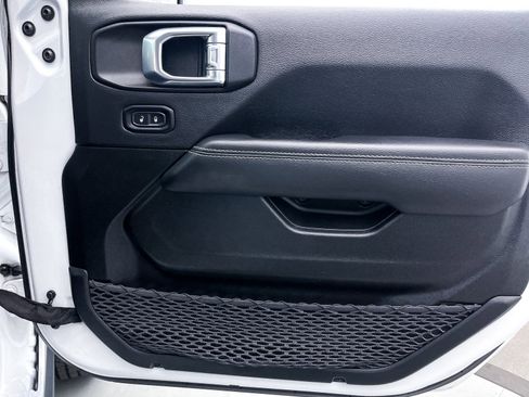 Used 2022 Jeep Gladiator Overland w/ Popular Equipment Package image 33