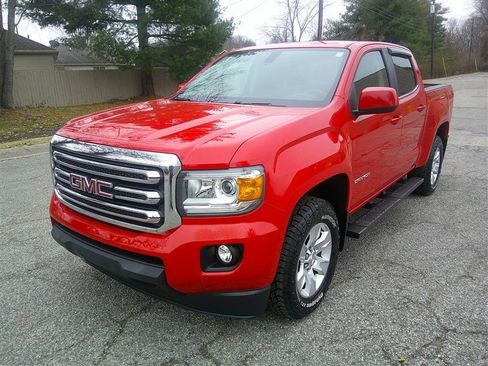 Used 2016 GMC Canyon SLE image 1