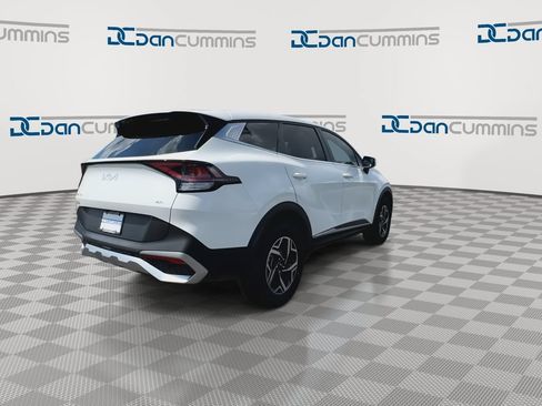 Used 2023 Kia Sportage LX AWD/4WD image 8