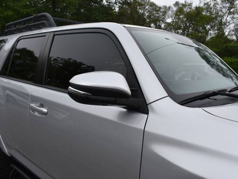 Used 2021 Toyota 4Runner SR5 Premium w/ Moonroof Package AWD/4WD image 39