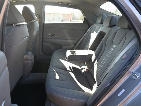 Used 2024 Hyundai Elantra SEL w/ Convenience Package image 12