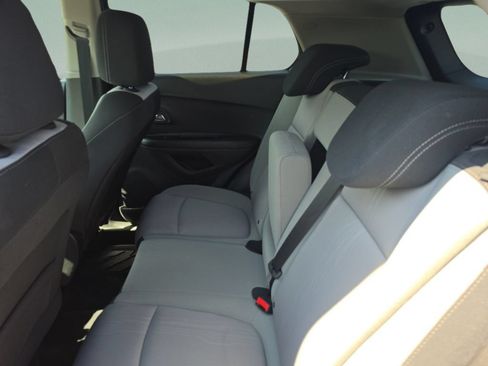 Used 2016 Chevrolet Trax LT FWD image 23