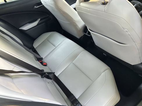 Used 2019 Lexus UX 200 w/ Premium Package FWD image 7
