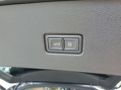 Used 2023 Audi Q8 Premium Plus w/ Premium Plus Package image 10