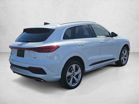 Certified 2025 Audi Q5 Premium w/ Premium Plus AWD/4WD image 5