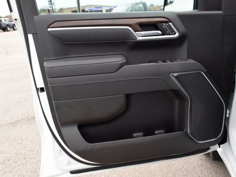 Used 2025 GMC Sierra 1500 SLT image 19