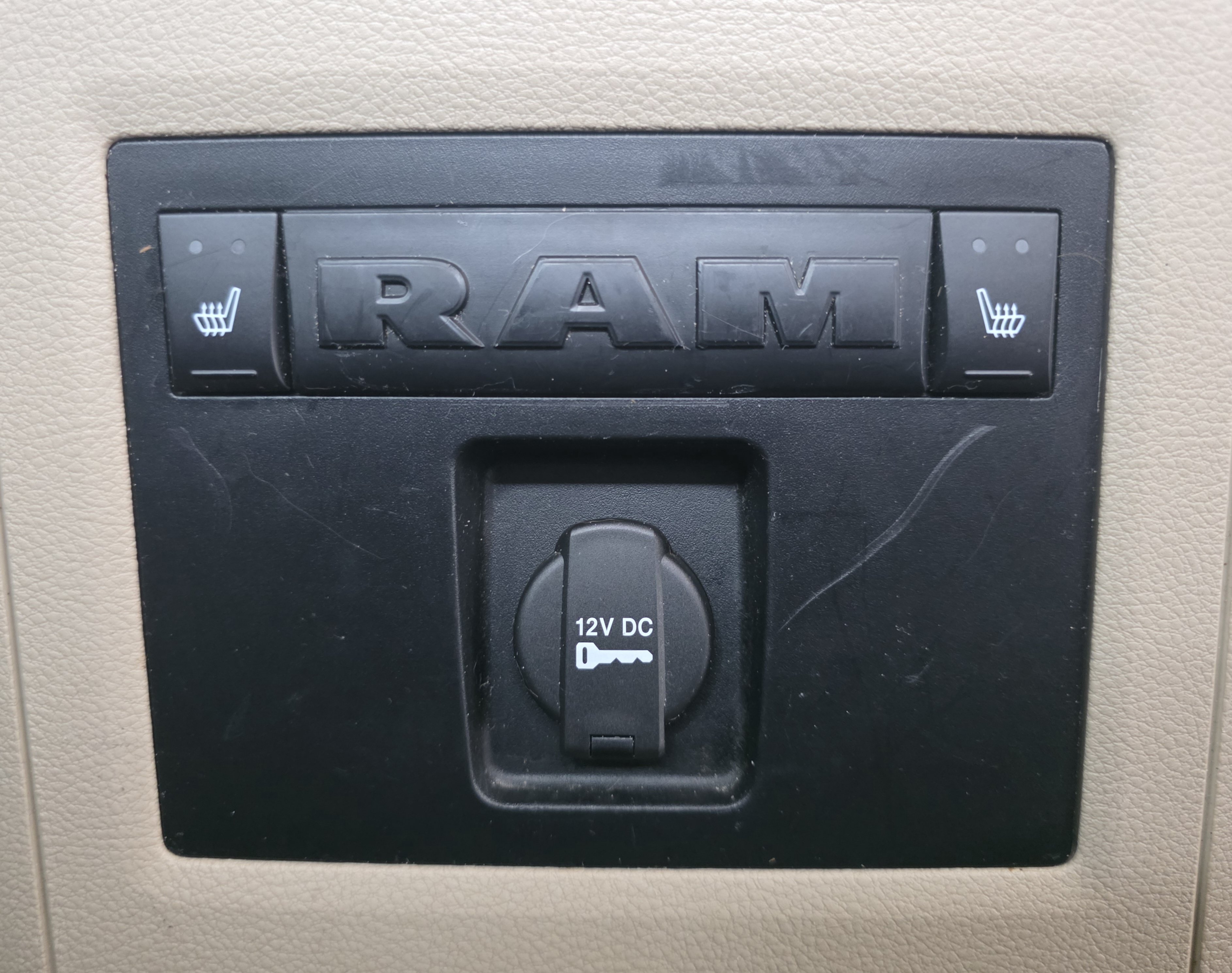 Used 2016 RAM 1500 Laramie Longhorn w/ Convenience Group AWD/4WD image 37