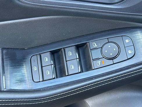 Used 2024 Nissan Rogue SV FWD image 14