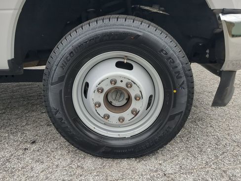 Used 2020 Ford F350 XL w/ Power Equipment Group image 9