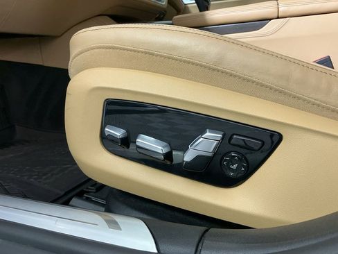 Certified 2022 BMW 740i w/ Premium Package image 22
