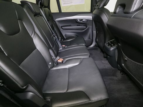 Used 2024 Volvo XC90 B5 Core w/ Climate Package image 21