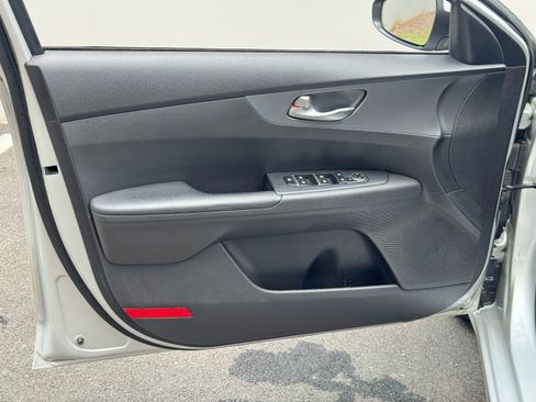 Used 2021 Kia Forte LXS FWD image 33