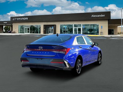 New 2026 Hyundai Elantra SEL Sport Premium FWD image 7