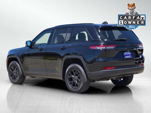 Used 2025 Jeep Grand Cherokee Altitude AWD/4WD image 6