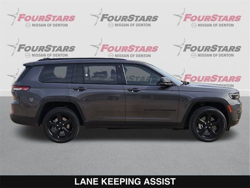 Used 2023 Jeep Grand Cherokee L Laredo image 3
