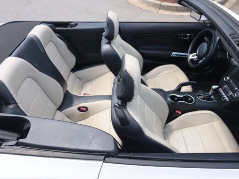 Used 2016 Ford Mustang Premium RWD image 11