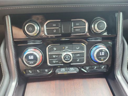 Certified 2023 GMC Yukon XL Denali Ultimate AWD/4WD image 22