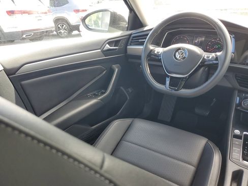Certified 2021 Volkswagen Jetta SE FWD image 14