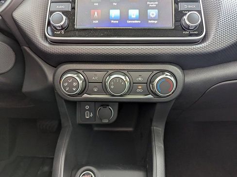 New 2025 Nissan Kicks Play S FWD image 22