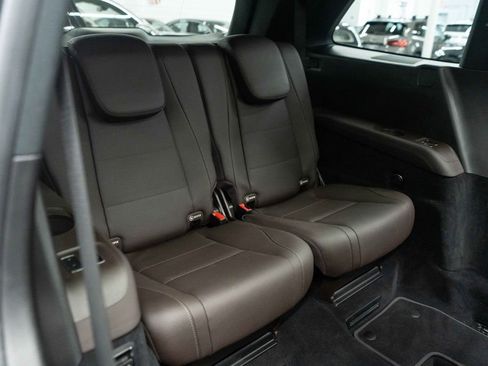 Used 2022 Mercedes-Benz GLS 450 4MATIC image 12