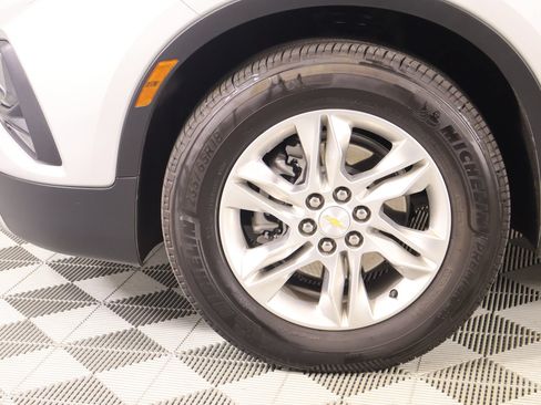 Used 2021 Chevrolet Blazer LT FWD image 17