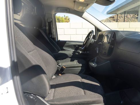 Used 2022 Mercedes-Benz Metris image 21