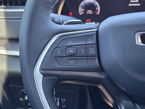 New 2025 Jeep Grand Cherokee Limited w/ Black Appearance Package image 28