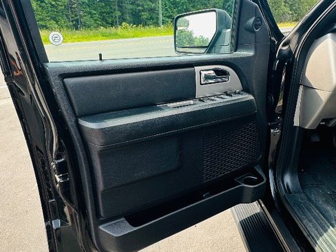 Used 2016 Ford Expedition XLT w/ Equipment Group 201A image 11