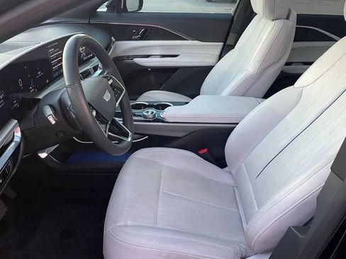 Used 2024 Cadillac Lyriq Sport image 17