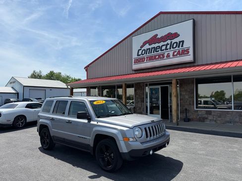 Used 2014 Jeep Patriot Sport w/ Southwest Package image 2