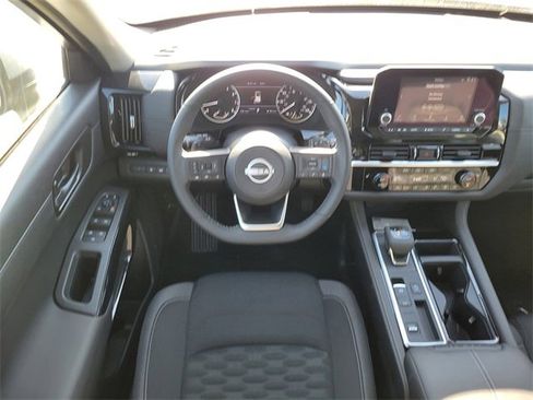New 2025 Nissan Pathfinder SV image 19
