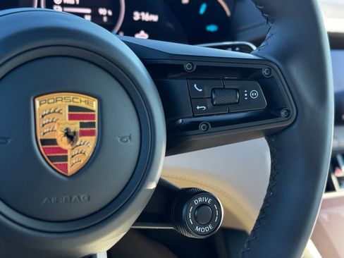 Used 2025 Porsche Taycan 4S AWD/4WD image 33