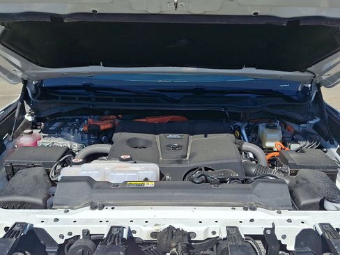 Certified 2026 Toyota Sequoia Platinum AWD/4WD image 30