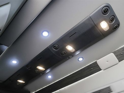 Used 2023 Mercedes-Benz Sprinter 2500 image 34