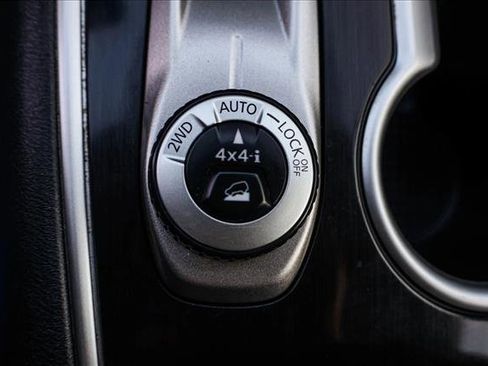 Used 2018 Nissan Pathfinder S image 20