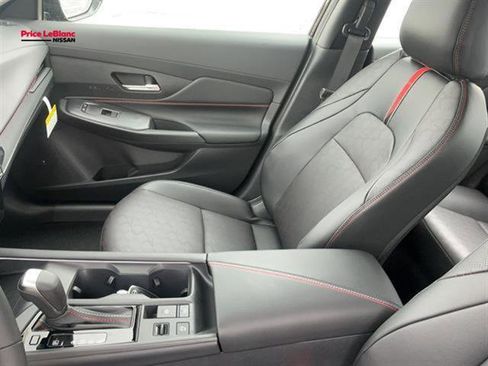 New 2026 Nissan Sentra SR w/ SR Premium Package FWD image 34