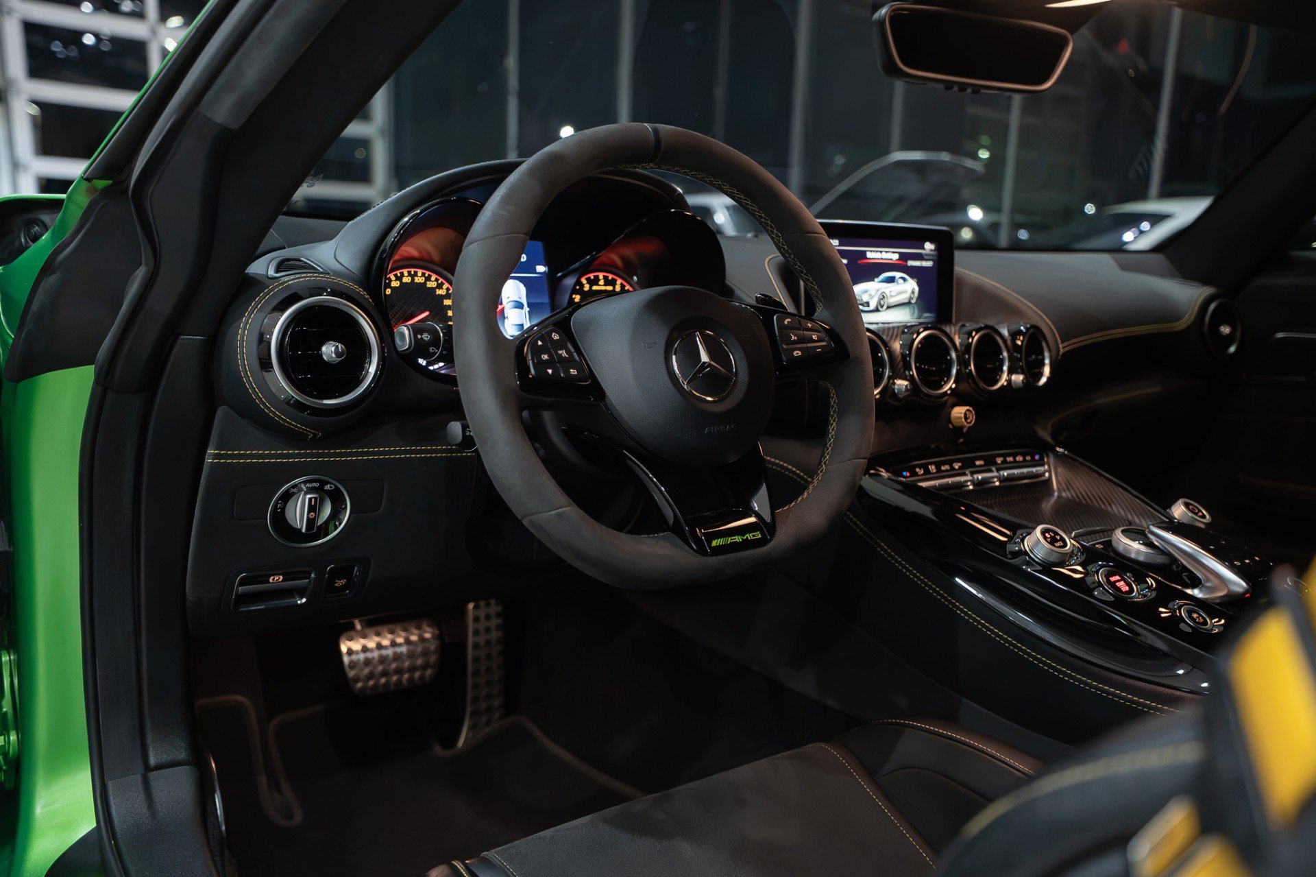 Used 2018 Mercedes-Benz AMG GT R w/ Exclusive Interior Package image 9