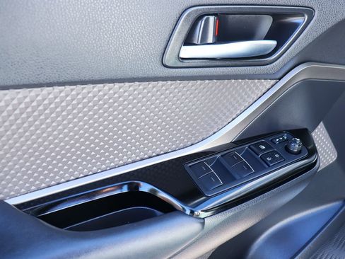 Used 2021 Toyota C-HR Limited image 37