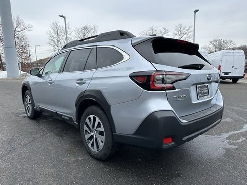 Used 2024 Subaru Outback Premium image 5