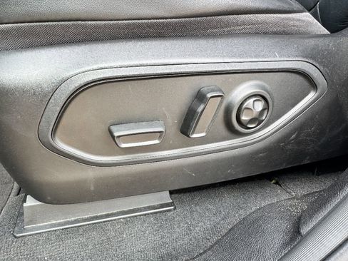 Used 2022 Jeep Grand Cherokee L Limited image 14