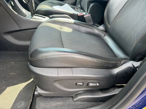 Used 2017 Chevrolet Trax LT w/ LT Convenience Package AWD/4WD image 16