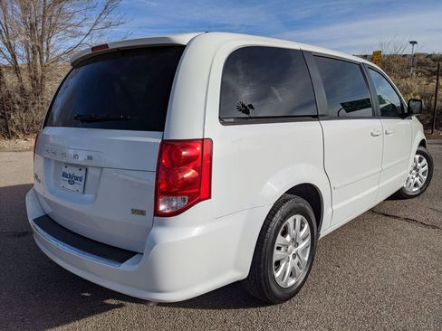Used 2016 Dodge Grand Caravan SE w/ Quick Order Package 29E SE image 3