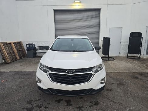 Used 2018 Chevrolet Equinox LS image 3